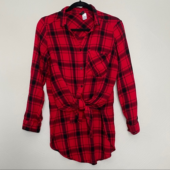 Divided Tops - DIVIDED H&M Black Red Plaid Button Down Tunic